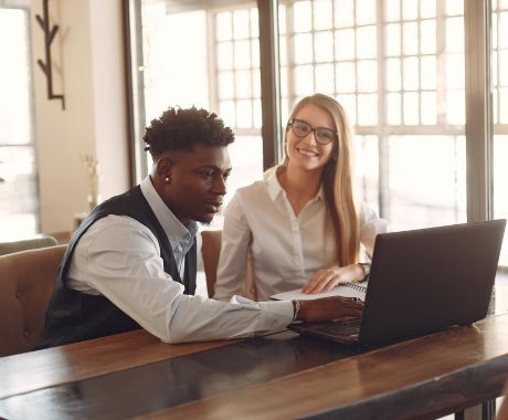 Témoignage de Laurent, qui s'est formé en Community management pour apprendre à utiliser les réseaux sociaux pour son activité. à Alès